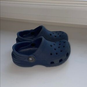 EUC kids crocs